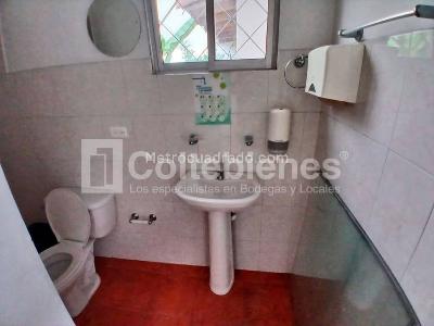Casa de 5 alcobas en venta en Patio Bonito, Medellín, 402 m² · foto 19 de 20