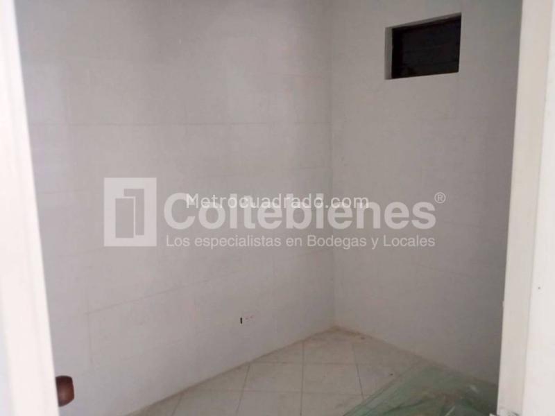 Casa Comercial de 5 Alcobas en Conquistadores, Medellín - 3