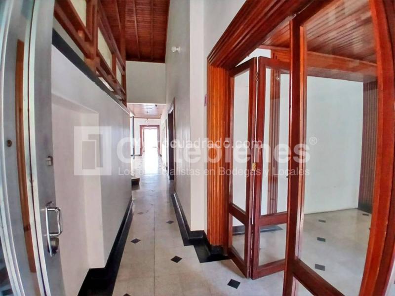 Commercial House for Rent in Prado - 2