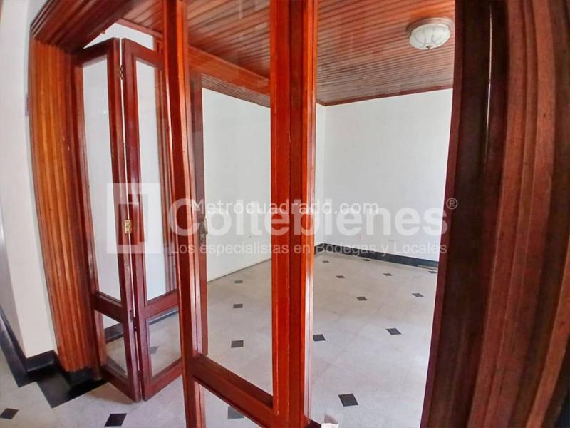 Commercial House for Rent in Prado - 3