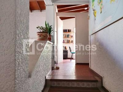 Casa de 5 alcobas en venta en Patio Bonito, Medellín, 400 m² · foto 4 de 16