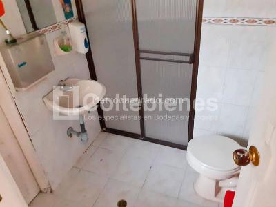 Casa de 5 alcobas en arriendo en Belen Parque, Medellín, 300 m² · foto 11 de 14