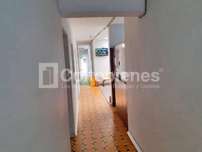 Casa de 5 alcobas en arriendo en Belen Parque, Medellín, 300 m² · foto 2 de 14