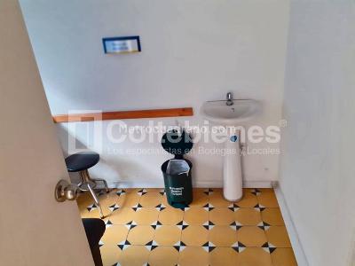 Casa de 5 alcobas en arriendo en Belen Parque, Medellín, 300 m² · foto 7 de 14