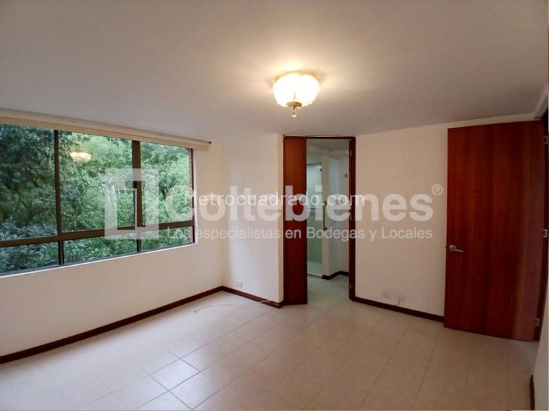 Apartamento de 3 Alcobas con Balcones en San Lucas - 4