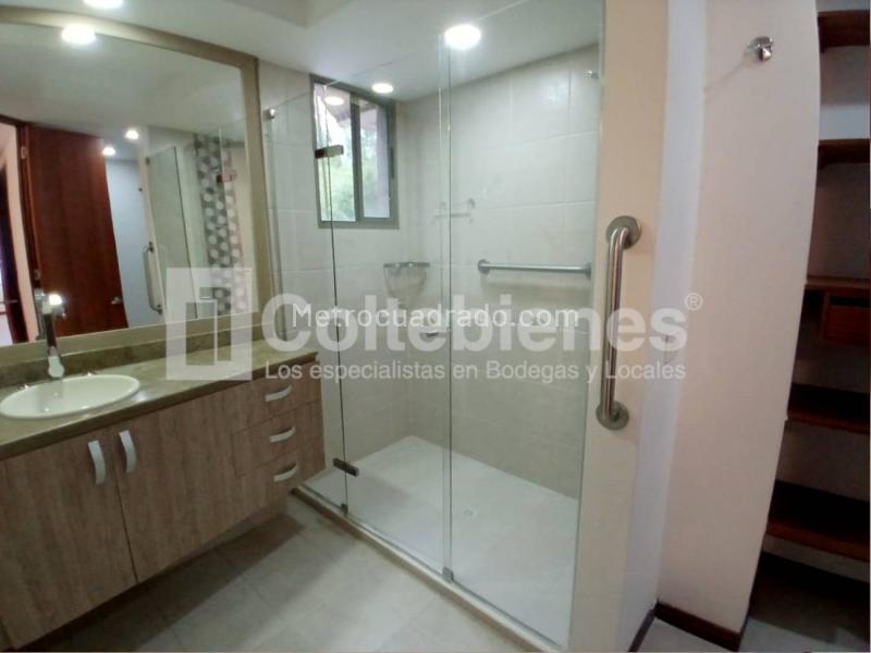 Apartamento de 3 Alcobas con Balcones en San Lucas - 5