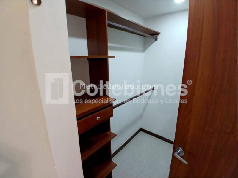 Apartamento de 3 Alcobas con Balcones en San Lucas - 8