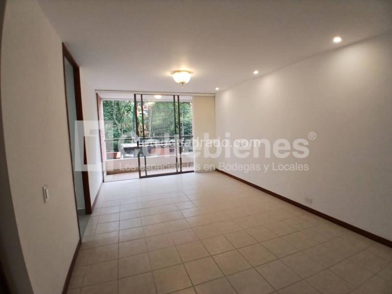 Apartamento de 3 Alcobas con Balcones en San Lucas - 9