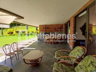 Casa de 4 alcobas en venta en El Poblado, Medellín, 995 m² · foto 10 de 20