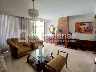Casa de 4 alcobas en venta en El Poblado, Medellín, 995 m² · foto 5 de 20
