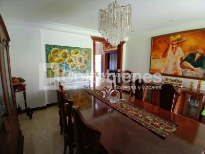 Casa de 4 alcobas en venta en El Poblado, Medellín, 995 m² · foto 7 de 20
