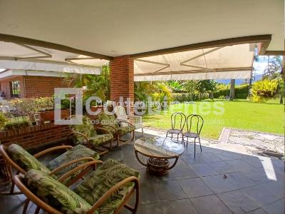 Casa de 4 alcobas en venta en El Poblado, Medellín, 995 m² · foto 9 de 20