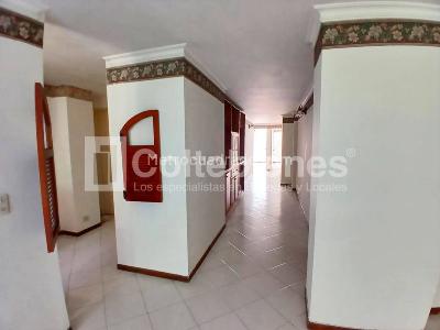 Apartamento en venta en La Castellana, Medellín · foto 4 de 18