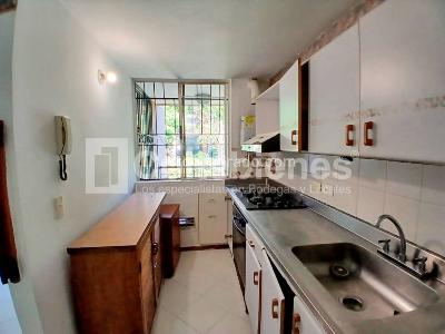 Apartamento en venta en La Castellana, Medellín · foto 5 de 18