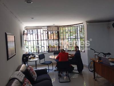 Casa de 5 alcobas en venta en Belen, Medellín, 253 m² · foto 14 de 20