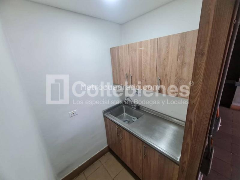Bodega en Arriendo, La Candelaria, Medellín - Más