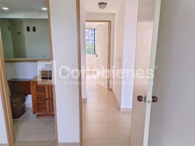 Apartamento de 2 alcobas en venta en El Poblado, Medellín, 86 m² · foto 11 de 18