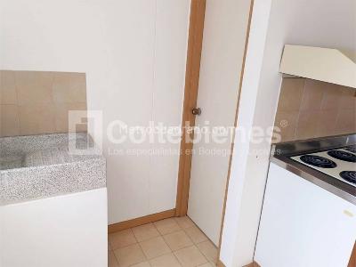 Apartamento de 2 alcobas en venta en El Poblado, Medellín, 86 m² · foto 9 de 18