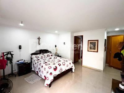Apartamento de 3 alcobas en venta en La Florida, Medellín, 145 m² · foto 14 de 20