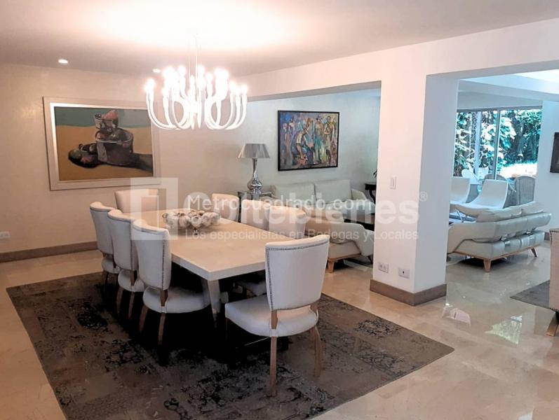 Modern 4BR House for Rent in Castropol - 3