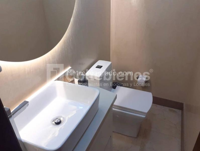 Modern 4BR House for Rent in Castropol - 6