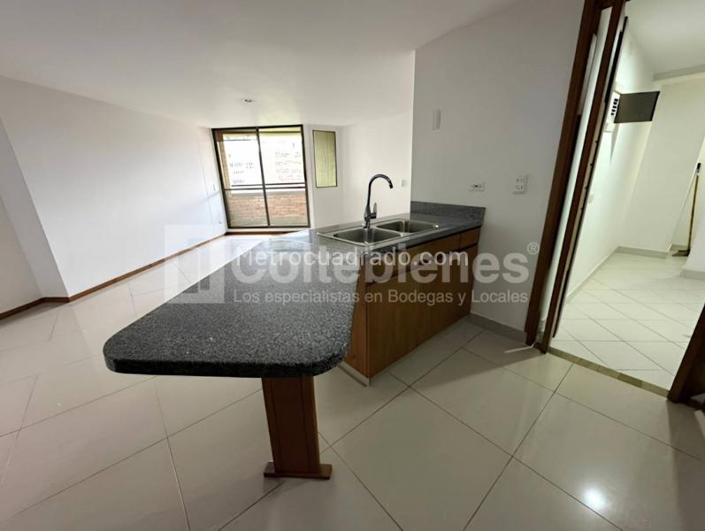 3BR Apartment with Balcony in Las Lomitas, Sabaneta - 2