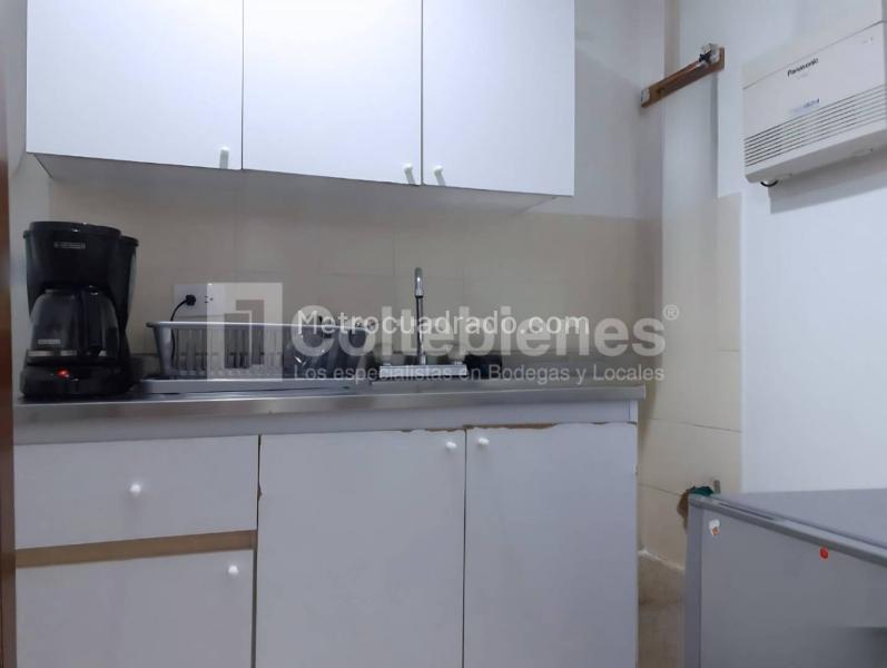 Oficina en Arriendo, Aguacatala, Medellín - Más