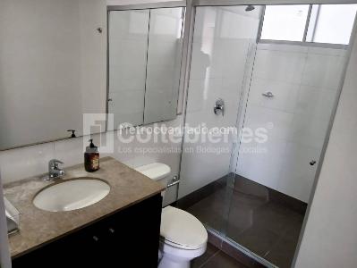 Apartamento de 2 alcobas en arriendo en El Poblado, Medellín, 92 m² · foto 10 de 20