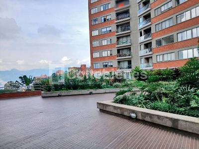 Apartamento de 2 alcobas en arriendo en Altos Del Poblado, Medellín, 68 m² · foto 16 de 20