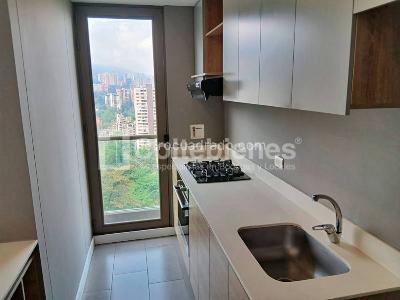 Apartamento de 2 alcobas en arriendo en Altos Del Poblado, Medellín, 68 m² · foto 5 de 20