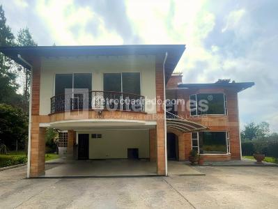 Casa en Arriendo, Loma Del Escobero, Envigado