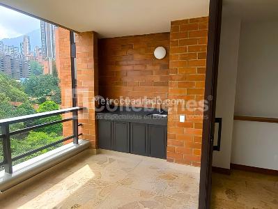 Apartamento de 3 alcobas en venta en El Poblado, Medellín, 219 m² · foto 4 de 20