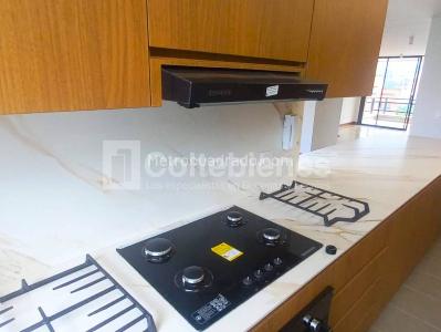 Apartamento de 3 alcobas en venta en El Poblado, Medellín, 219 m² · foto 9 de 20