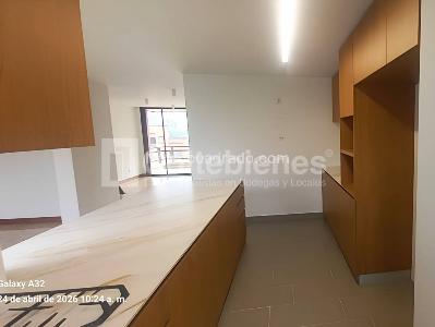 Apartamento de 3 alcobas en venta en El Poblado, Medellín, 219 m² · foto 10 de 20