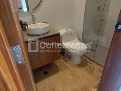 Apartamento de 3 alcobas en venta en El Poblado, Medellín, 219 m² · foto 13 de 20