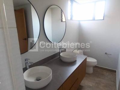Apartamento de 3 alcobas en venta en El Poblado, Medellín, 219 m² · foto 20 de 20