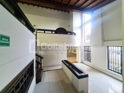 Casa de 5 alcobas en arriendo en Santa Maria De Los Angeles, Medellín, 500 m² · foto 5 de 17