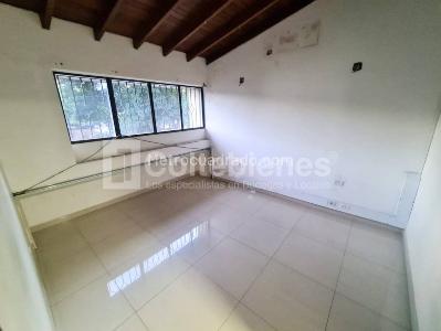 Casa de 5 alcobas en arriendo en Santa Maria De Los Angeles, Medellín, 500 m² · foto 7 de 17