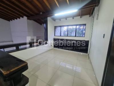 Casa de 5 alcobas en arriendo en Santa Maria De Los Angeles, Medellín, 500 m² · foto 9 de 17