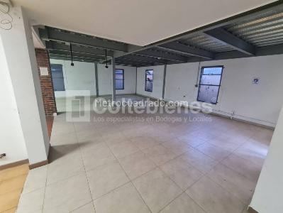 Casa de 5 alcobas en arriendo en Santa Maria De Los Angeles, Medellín, 500 m² · foto 10 de 17