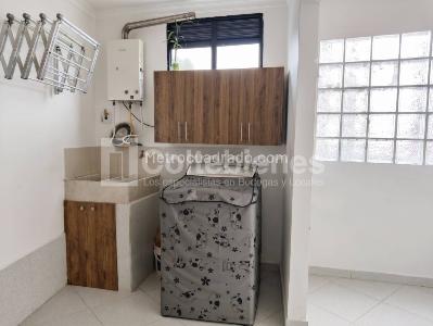 Apartamento de 2 alcobas en venta en Las Brisas, Sabaneta, 64 m² · foto 3 de 13
