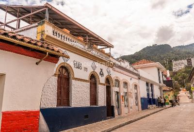 Casa de 5 alcobas en venta en La Candelaria Centro, Bogotá, 453 m² · foto 2 de 20