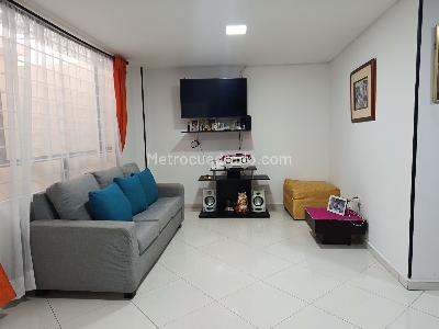 Apartamento en venta en Claret, Bogotá · foto 2 de 18