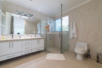 Casa de 5 alcobas en venta en El Peñon, Girardot, 750 m² · foto 19 de 20