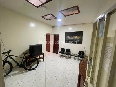 Casa de 5 alcobas en venta en Teusaquillo, Bogotá, 368 m² · foto 3 de 6