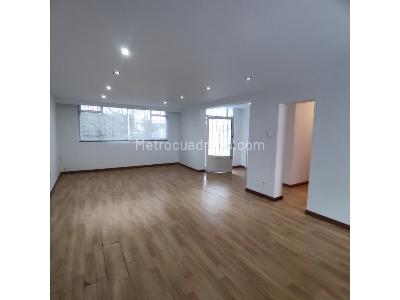 Casa de 4 alcobas en venta en Santa Barbara Oriental, Bogotá, 270 m² · foto 2 de 16