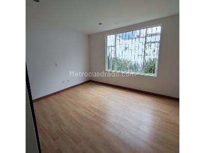 Casa de 4 alcobas en venta en Santa Barbara Oriental, Bogotá, 270 m² · foto 10 de 16