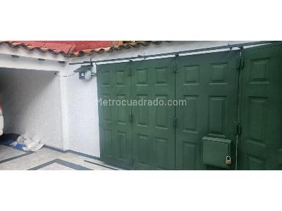 Casa de 3 alcobas en venta en Santa Barbara, Bogotá, 240 m² · foto 3 de 20