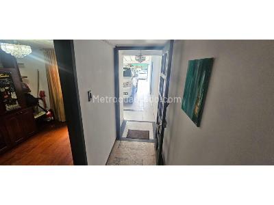 Casa de 3 alcobas en venta en Santa Barbara, Bogotá, 240 m² · foto 15 de 20