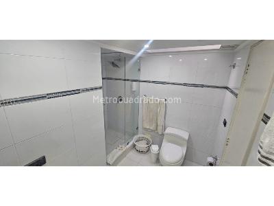 Casa de 3 alcobas en venta en Santa Barbara, Bogotá, 240 m² · foto 16 de 20